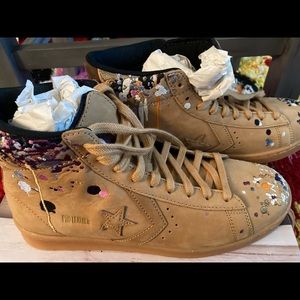 Size 9 high cut Converse Bandulu artwork shoes